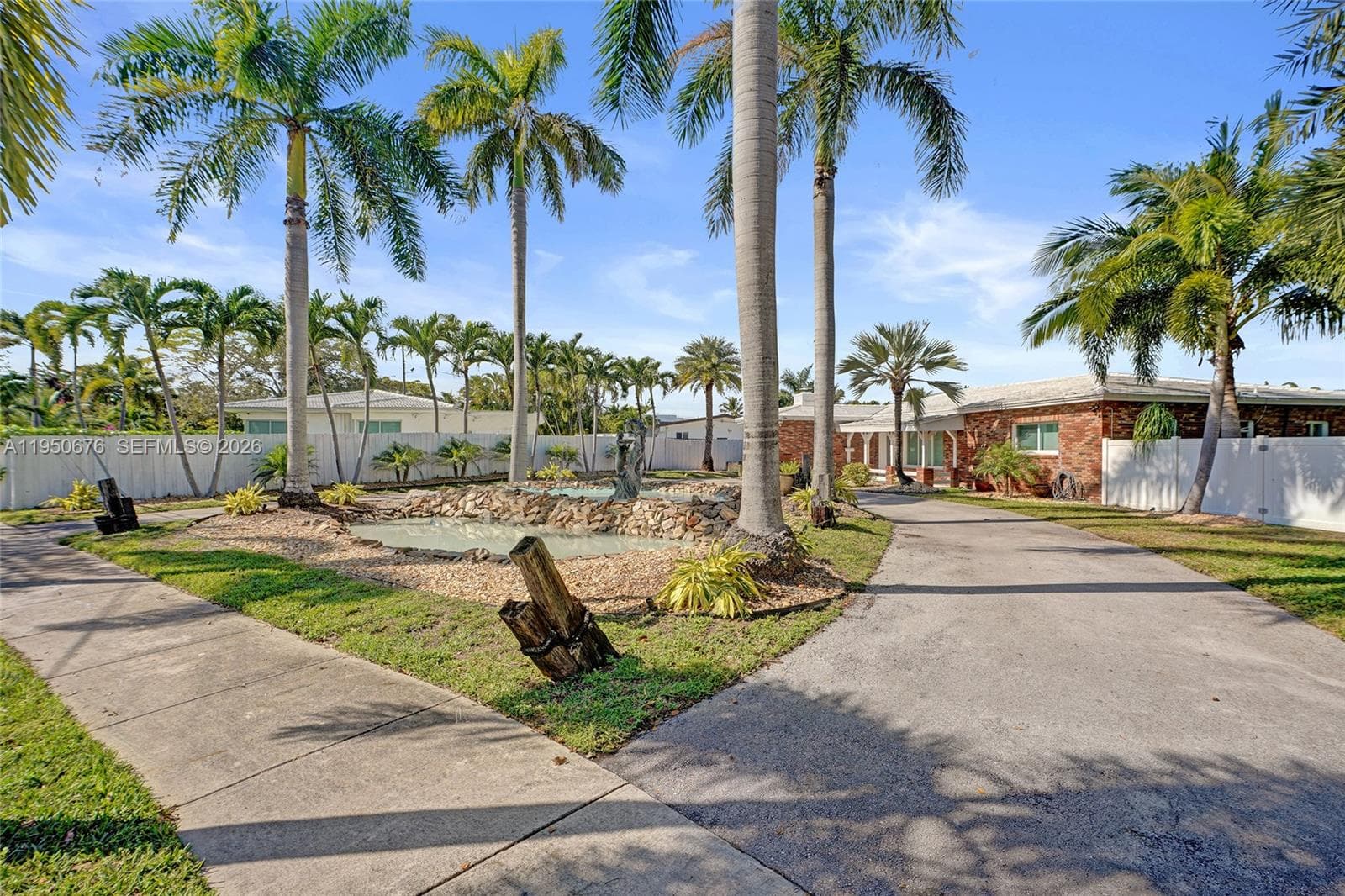 1995 N Hibiscus Dr, North Miami FL 33181 — 14