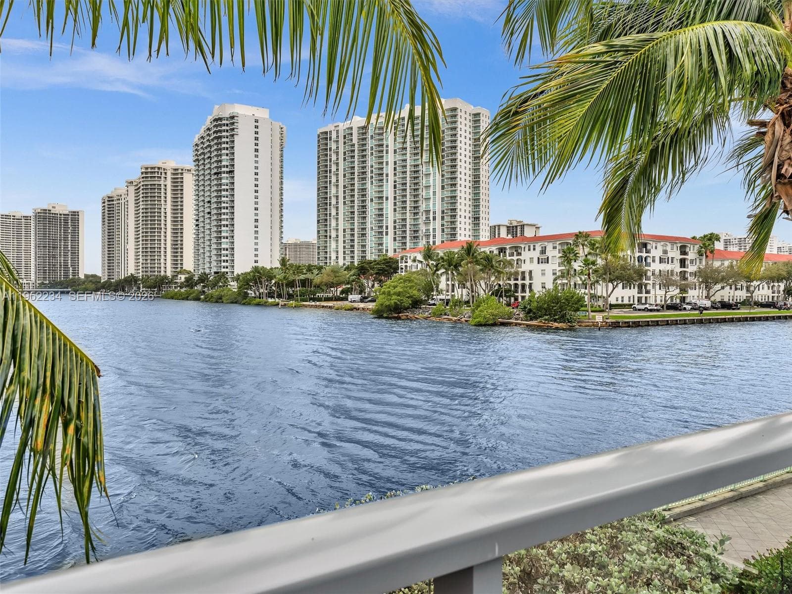 3300 NE 188th St # 718, Aventura FL 33180 — 52