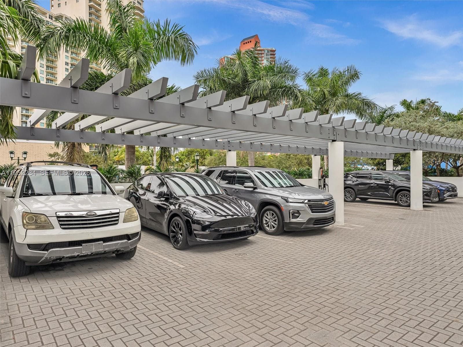 3300 NE 188th St # 718, Aventura FL 33180 — 73