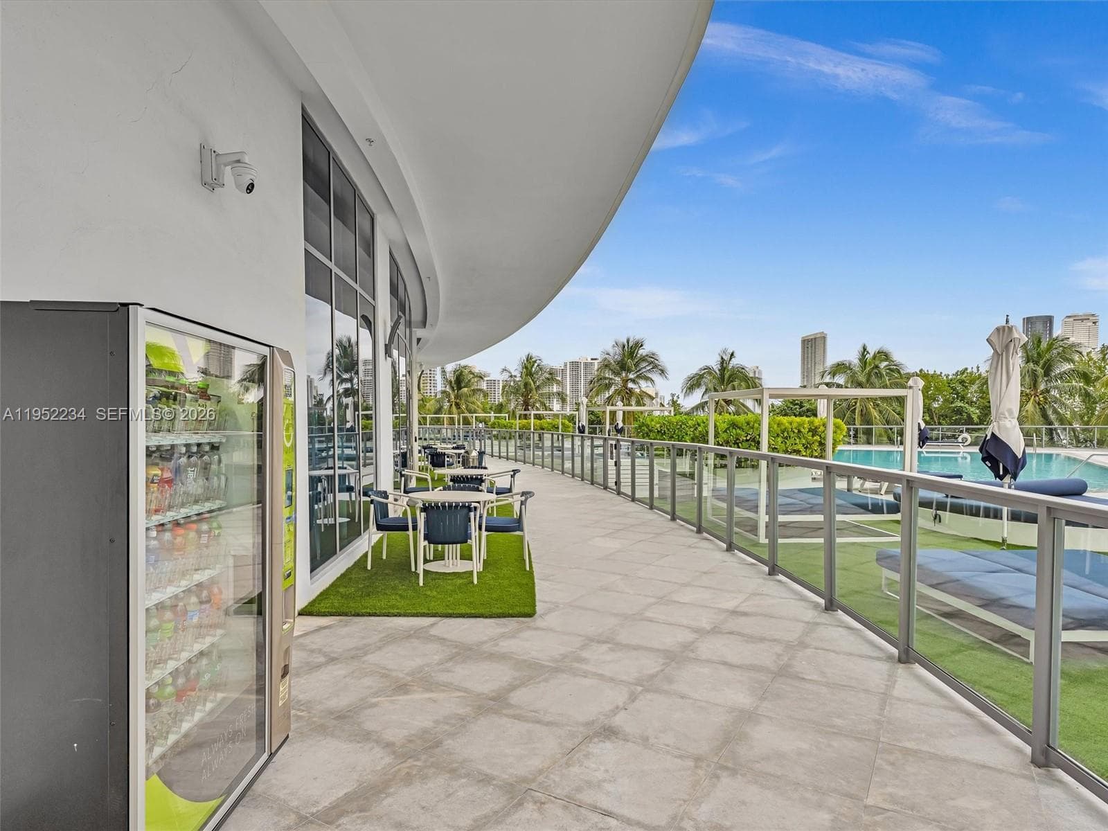 3300 NE 188th St # 718, Aventura FL 33180 — 68
