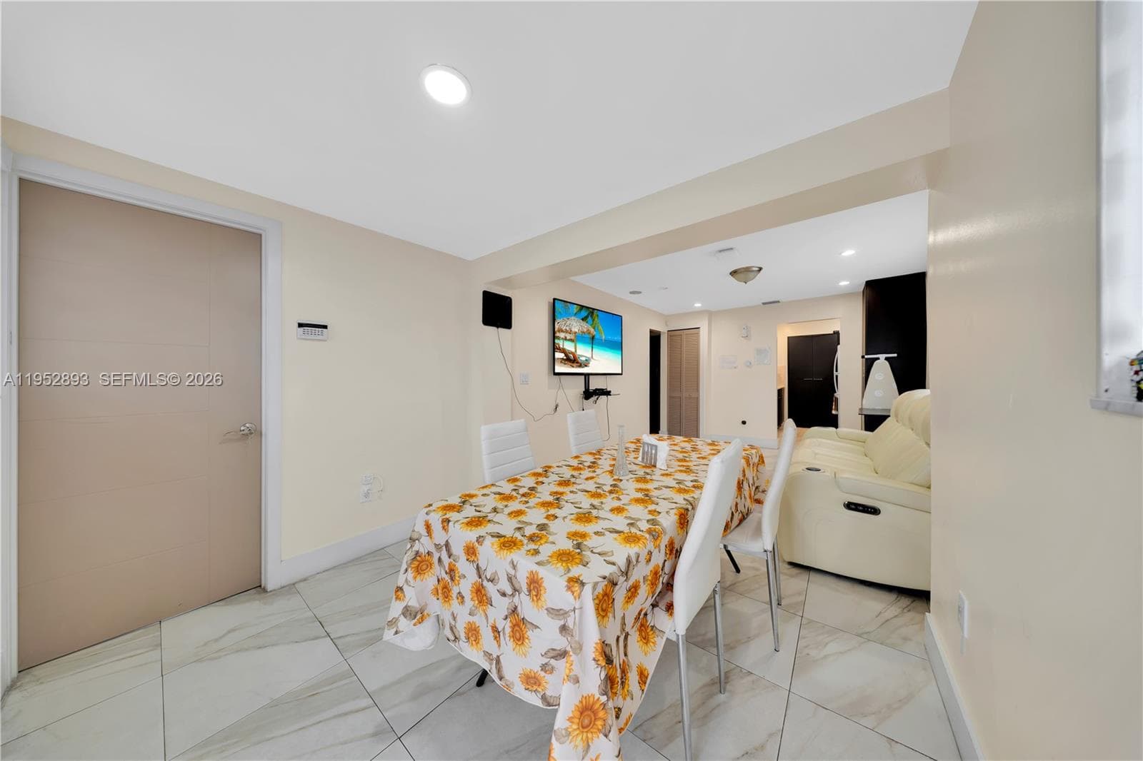 458 E 20th St, Hialeah FL 33013 — 6