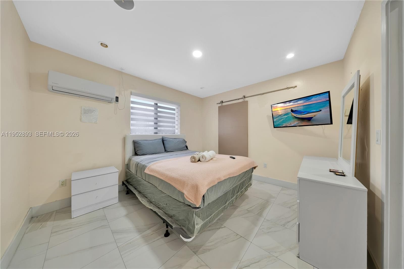 458 E 20th St, Hialeah FL 33013 — 29