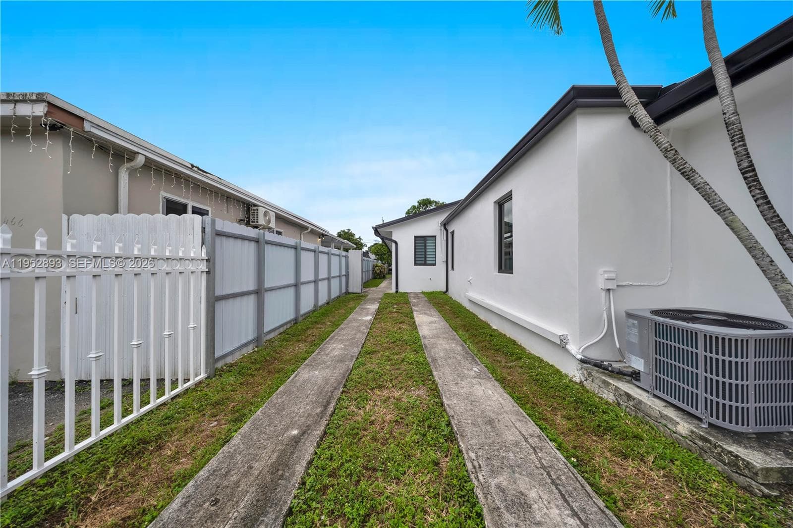 458 E 20th St, Hialeah FL 33013 — 21
