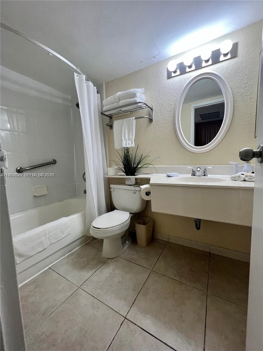 19201 Collins Ave # 242, Sunny Isles Beach FL 33160 — 17