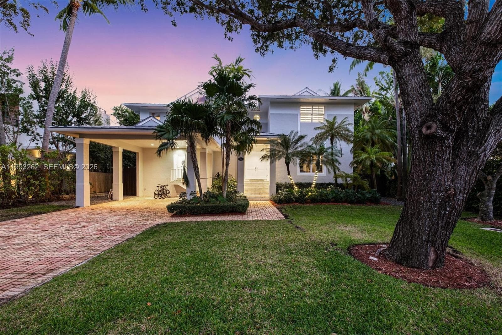 164 W Mashta Dr, Key Biscayne FL 33149 — 32
