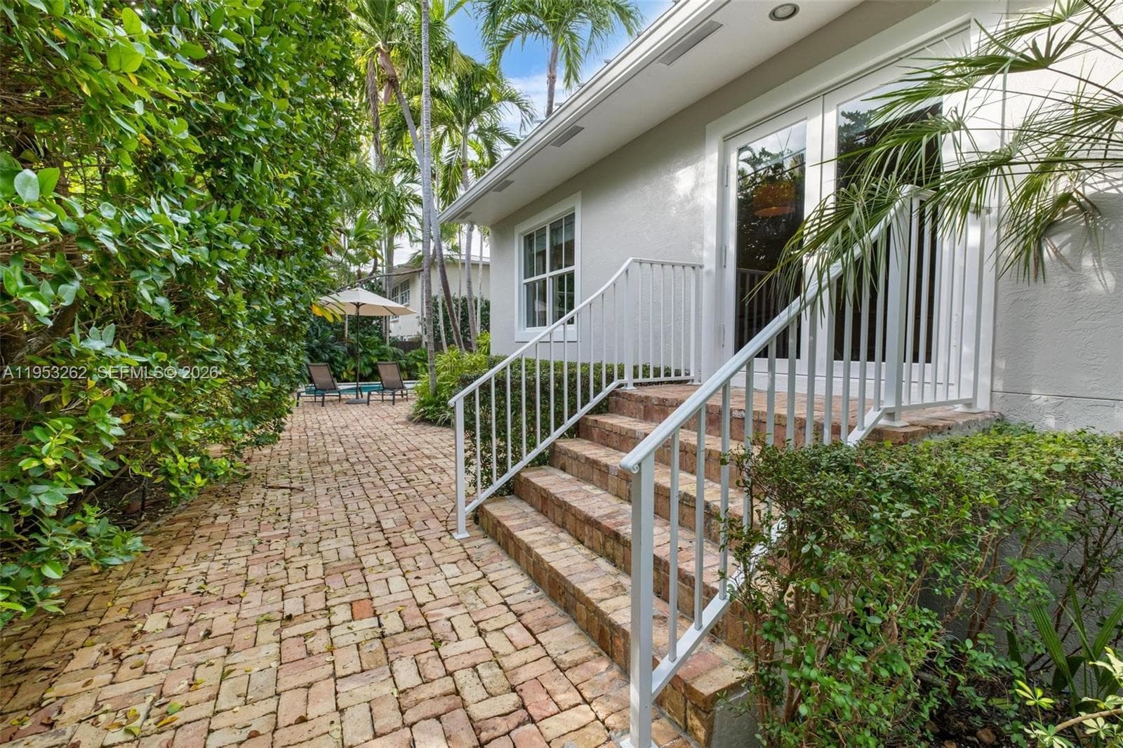 164 W Mashta Dr, Key Biscayne FL 33149 — 30