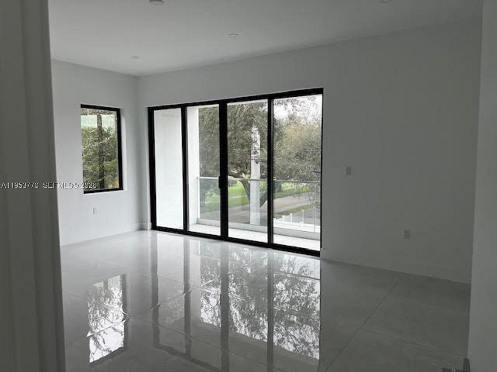 2 Hough Dr, Miami Springs FL 33166 — 11