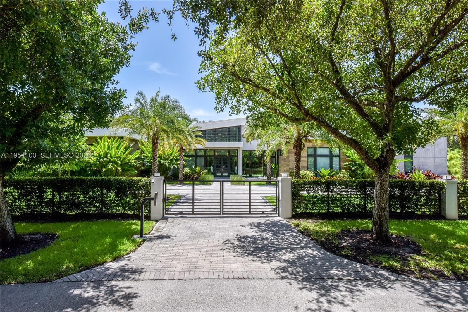 11050 SW 69th Ave, Pinecrest FL 33156 — 3