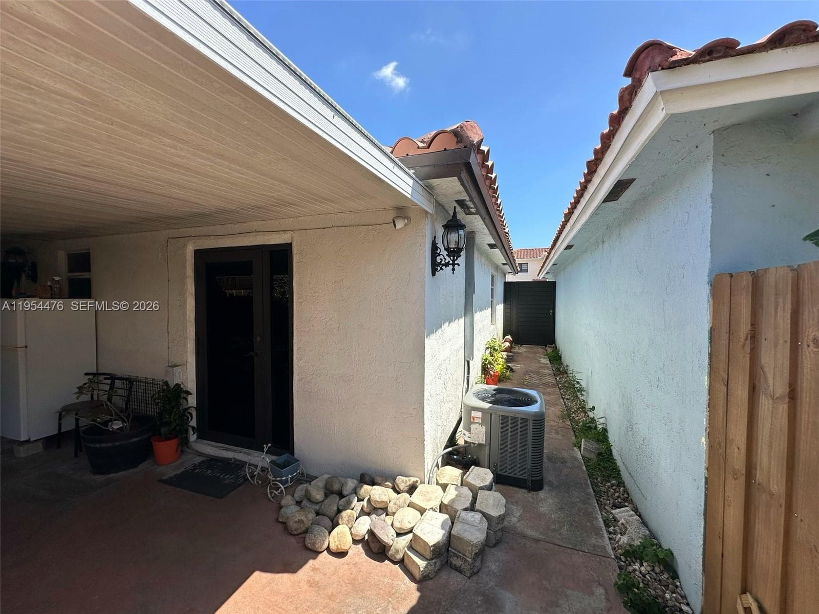 11537 SW 6th St, Sweetwater FL 33174 — 6