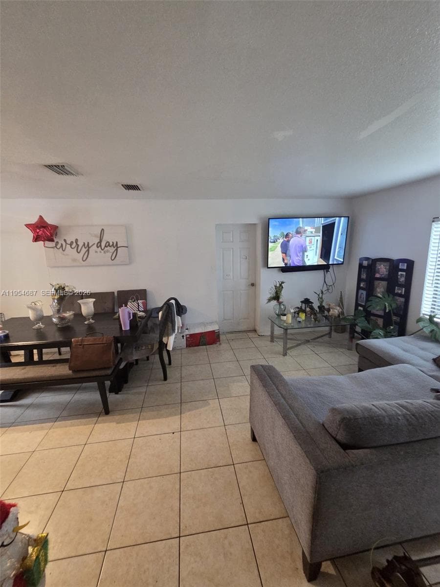 4270 NW 198th St, Miami Gardens FL 33055 — 3