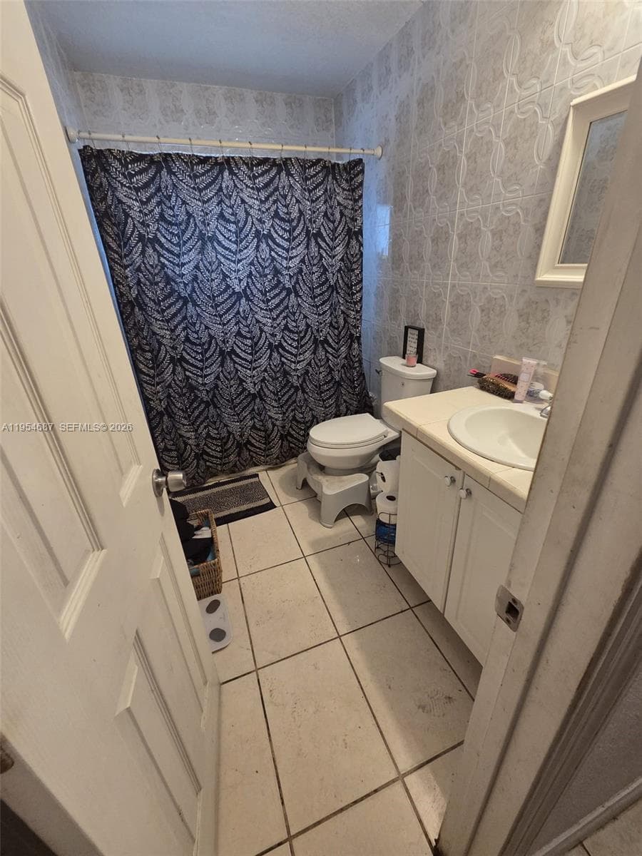 4270 NW 198th St, Miami Gardens FL 33055 — 5