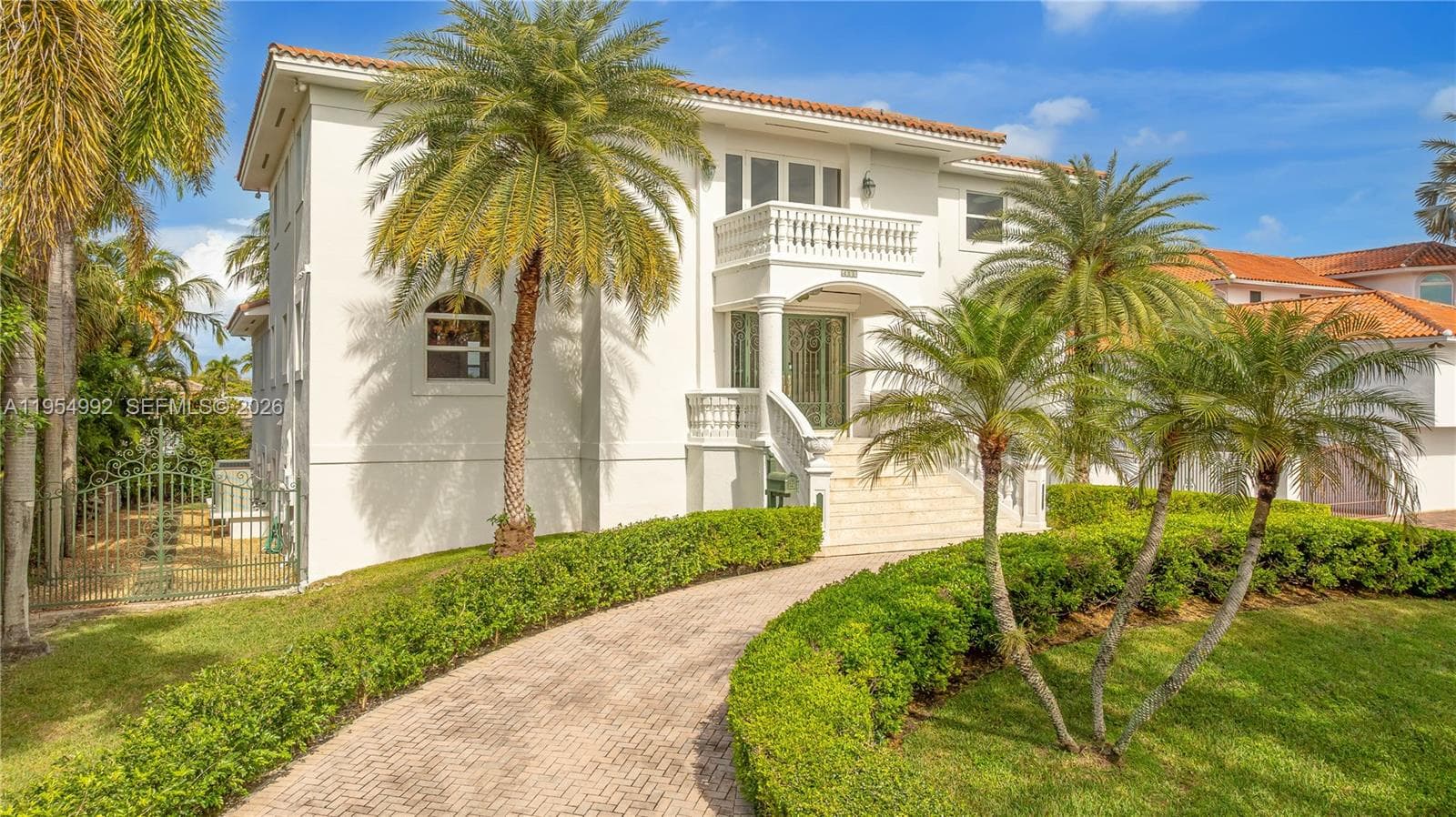 6275 Dolphin Dr, Coral Gables FL 33158 — 2