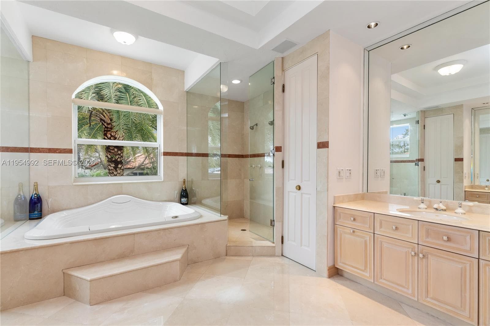 6275 Dolphin Dr, Coral Gables FL 33158 — 52