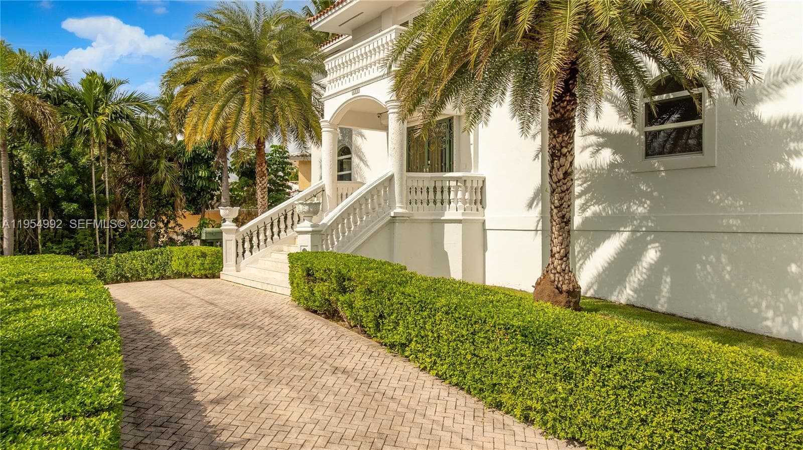 6275 Dolphin Dr, Coral Gables FL 33158 — 3