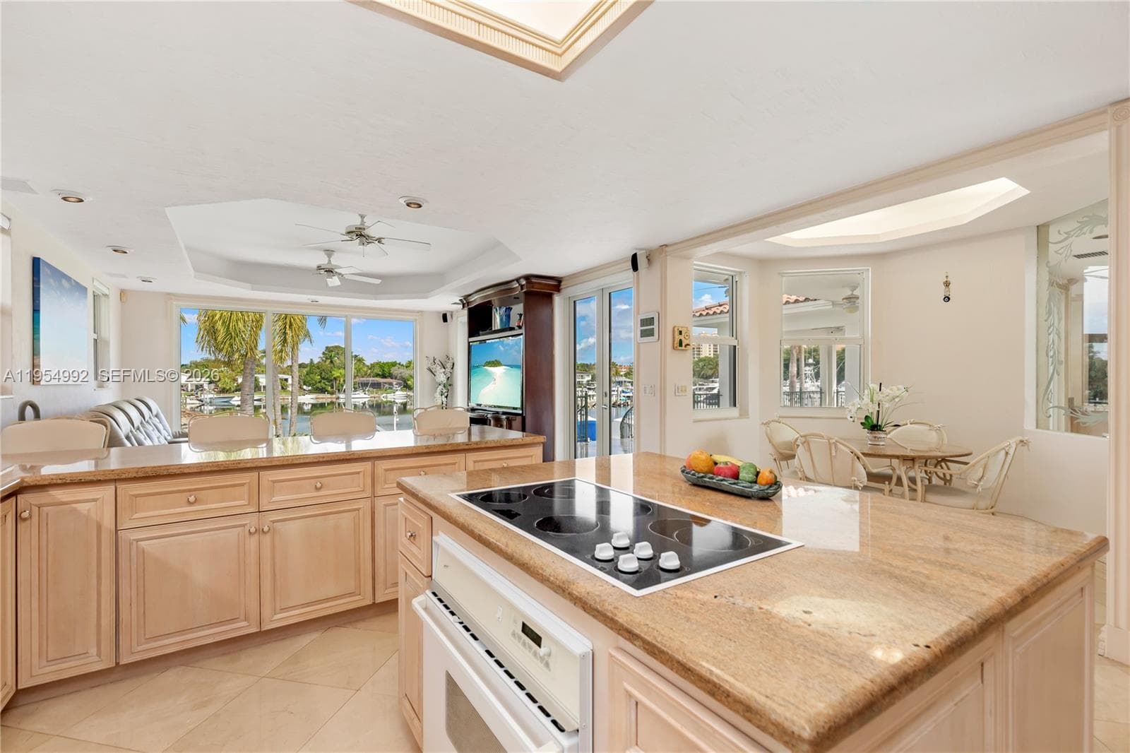 6275 Dolphin Dr, Coral Gables FL 33158 — 36
