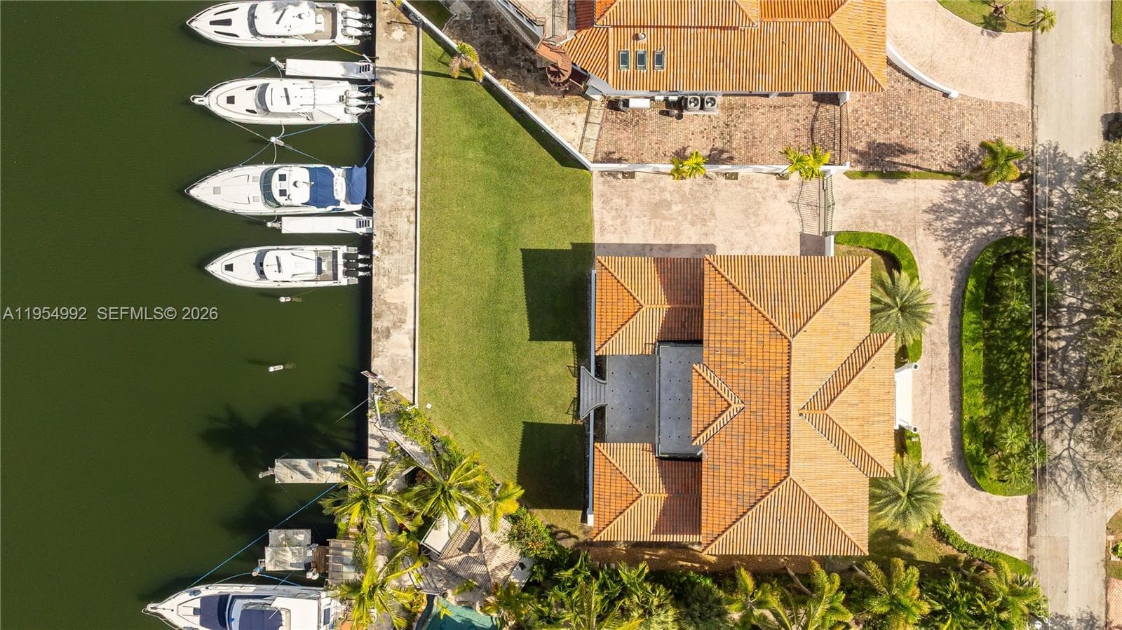 6275 Dolphin Dr, Coral Gables FL 33158 — 20