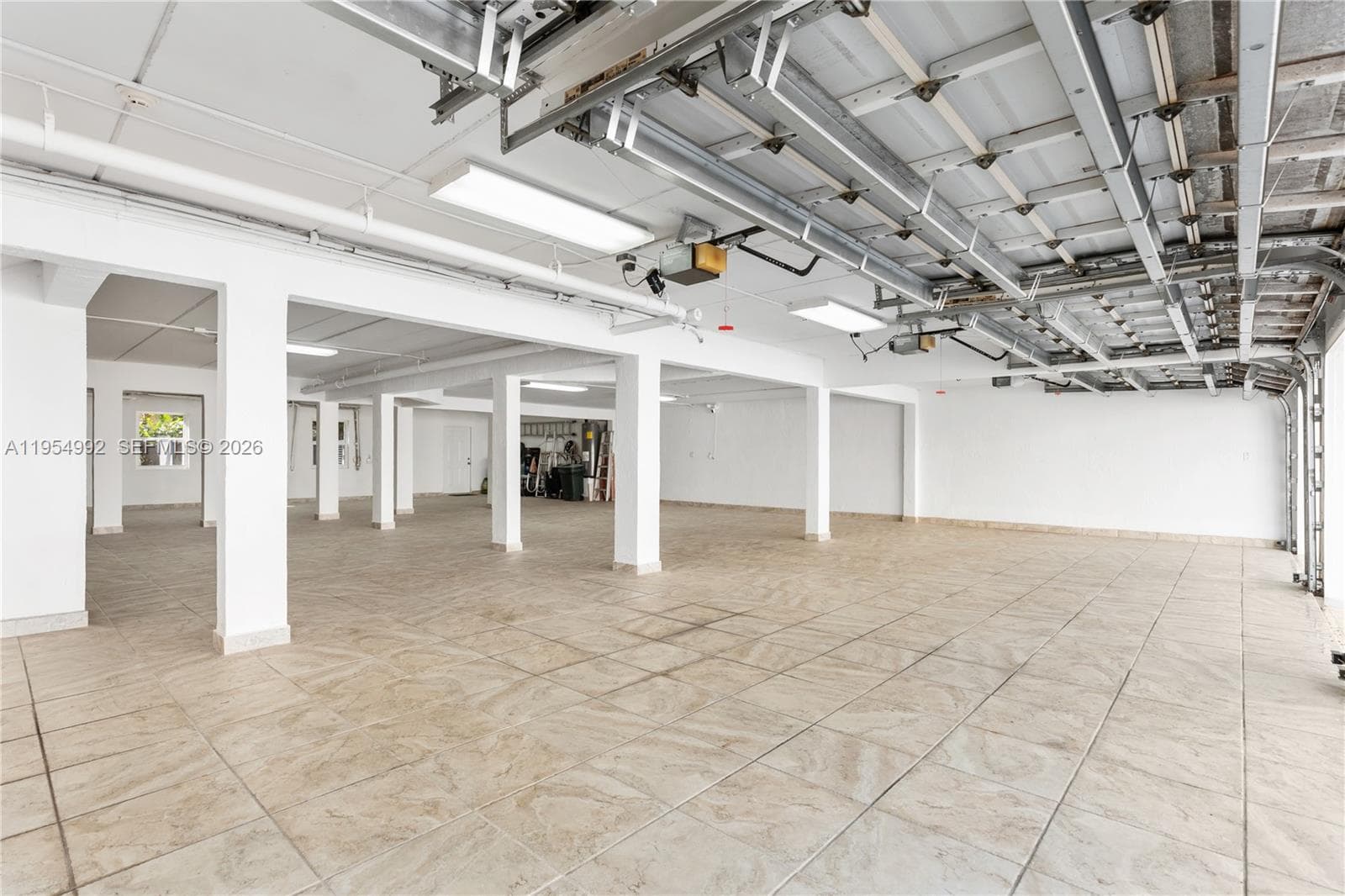 6275 Dolphin Dr, Coral Gables FL 33158 — 55
