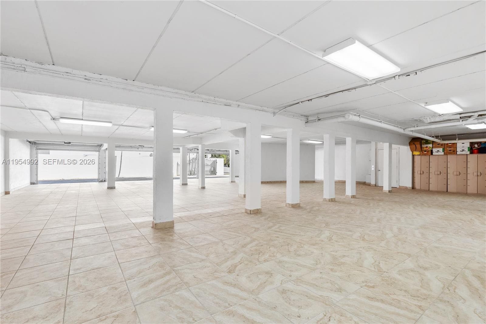 6275 Dolphin Dr, Coral Gables FL 33158 — 54