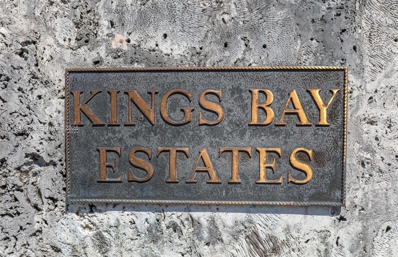 6275 Dolphin Dr, Coral Gables FL 33158 — 60
