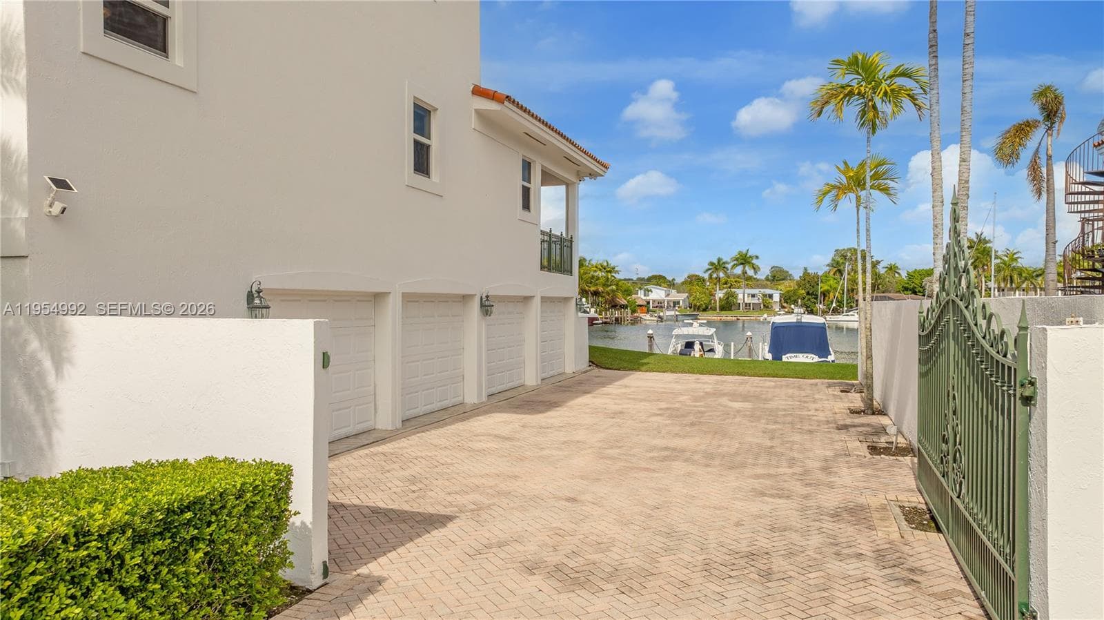 6275 Dolphin Dr, Coral Gables FL 33158 — 4