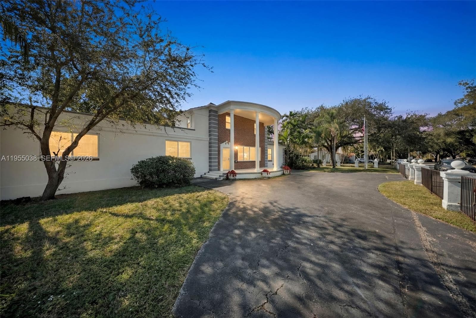 520 Morningside Dr, Miami Springs FL 33166 — 6
