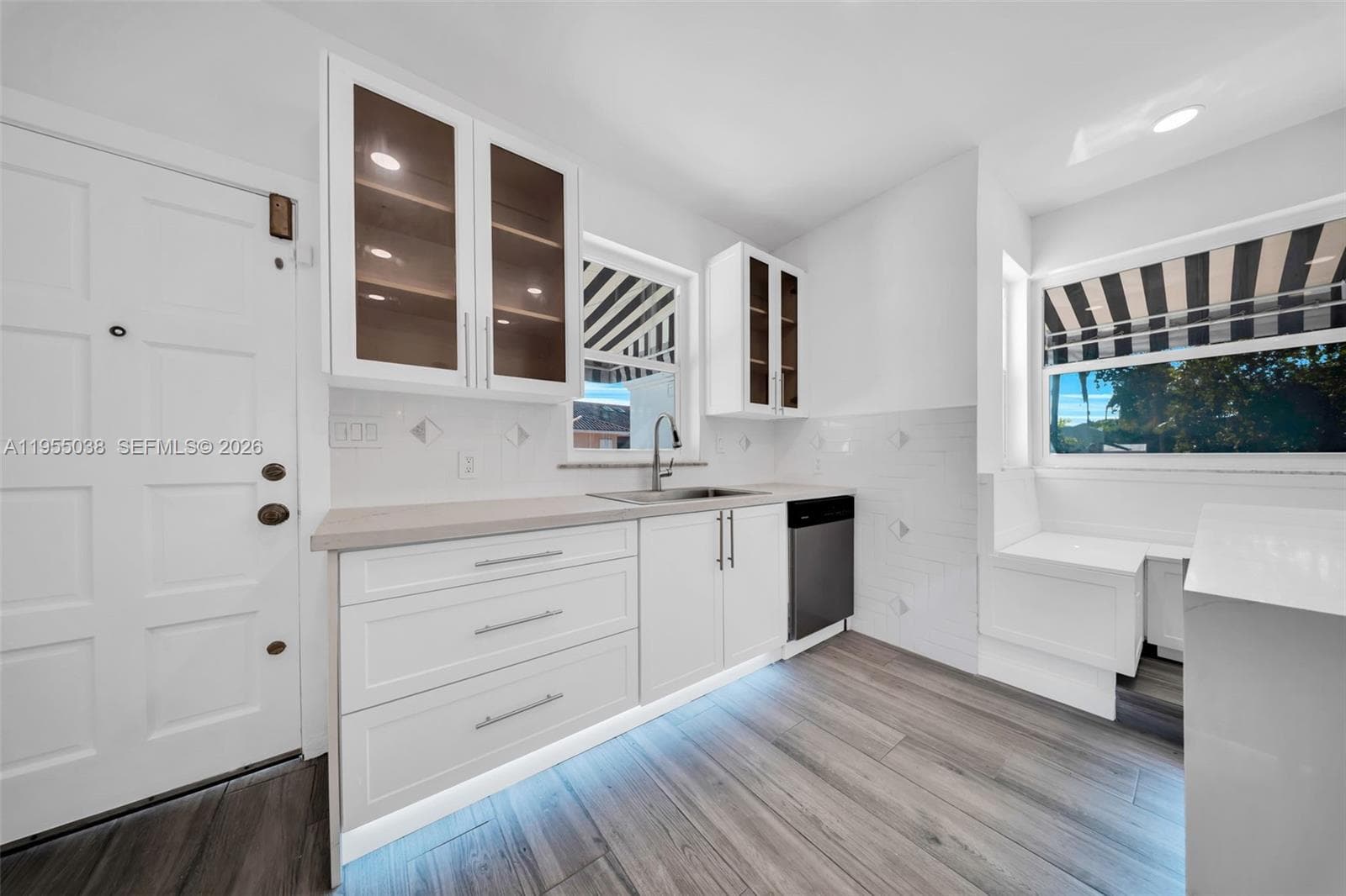 520 Morningside Dr, Miami Springs FL 33166 — 26