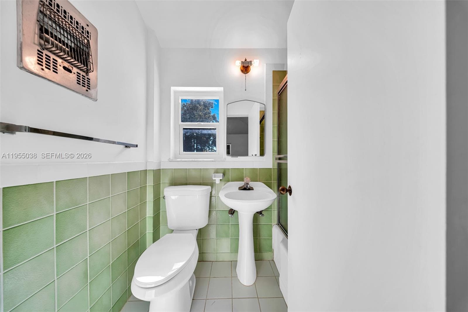 520 Morningside Dr, Miami Springs FL 33166 — 44