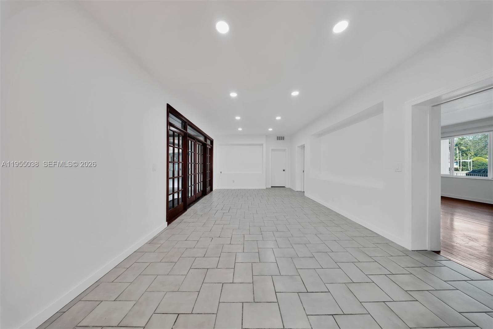 520 Morningside Dr, Miami Springs FL 33166 — 21