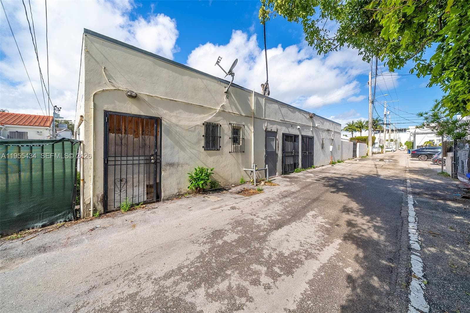 1441 Alton Rd, Miami Beach FL 33139 — 25