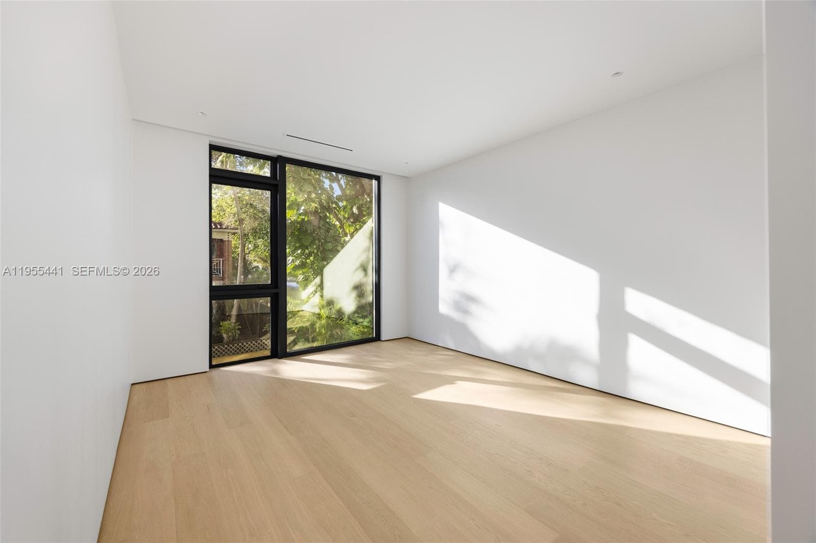 3144 Elizabeth St, Coconut Grove FL 33133 — 20