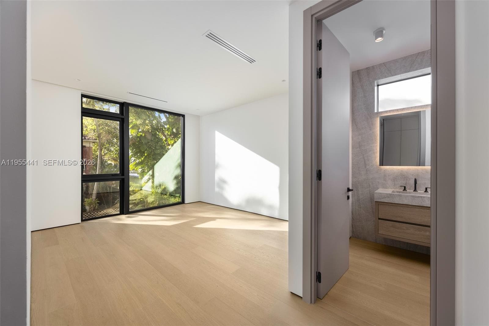 3144 Elizabeth St, Coconut Grove FL 33133 — 19