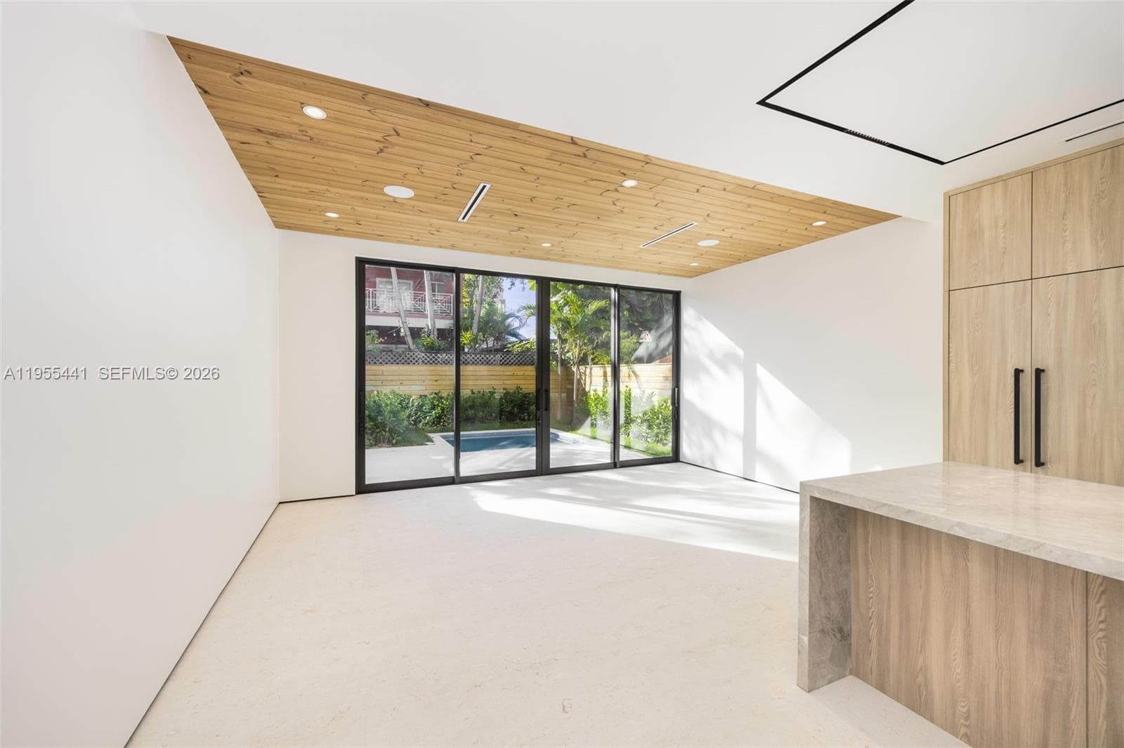3144 Elizabeth St, Coconut Grove FL 33133 — 8