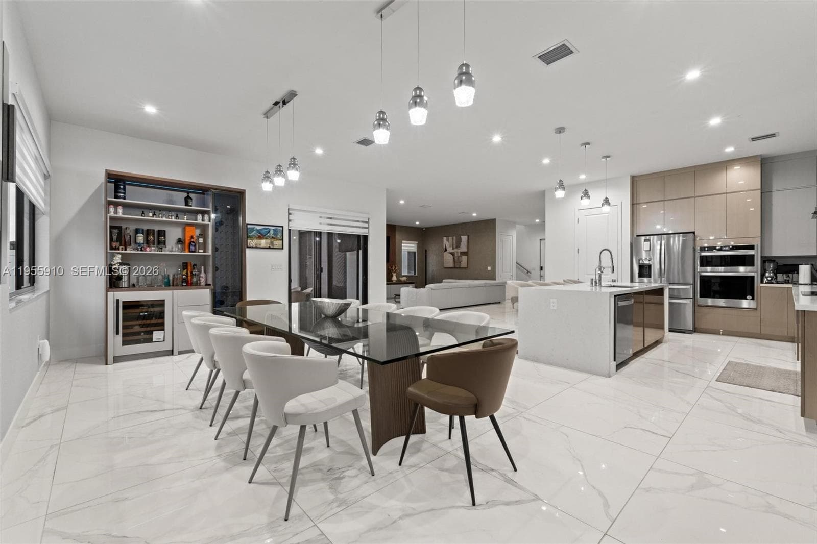 8086 NW 47th Ter, Doral FL 33166 — 15