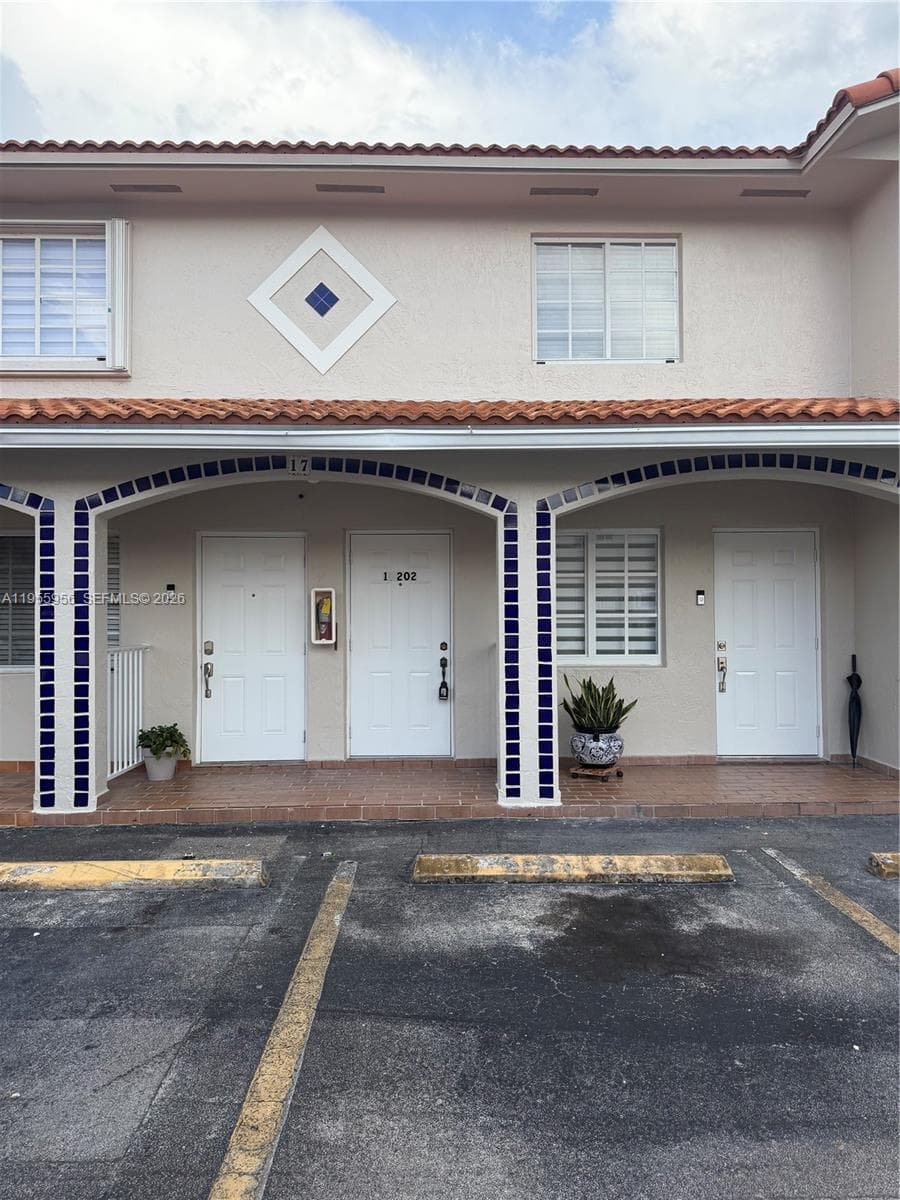 10101 W Okeechobee Rd # 17202, Hialeah Gardens FL 33016 — 2