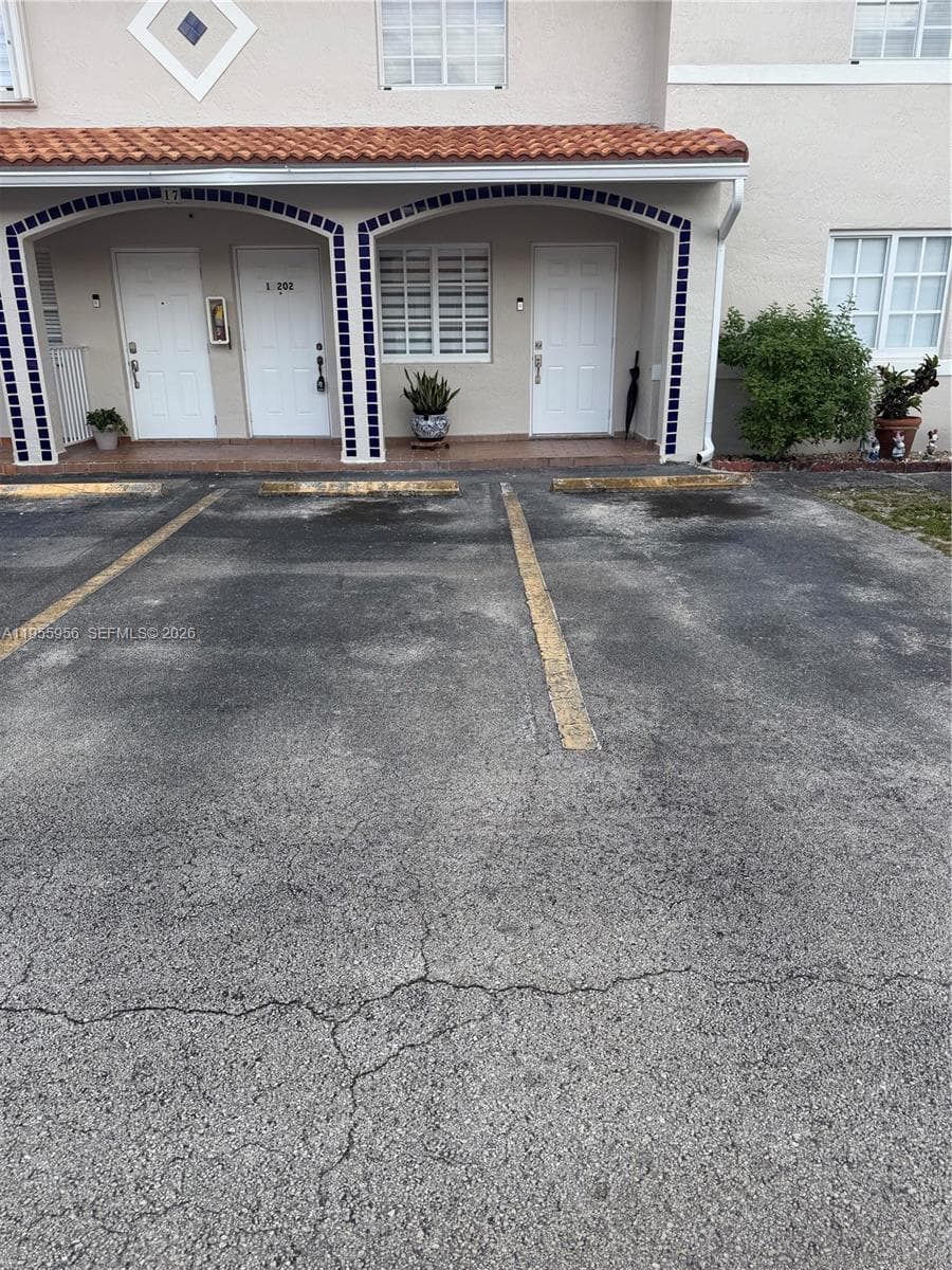 10101 W Okeechobee Rd # 17202, Hialeah Gardens FL 33016 — 17