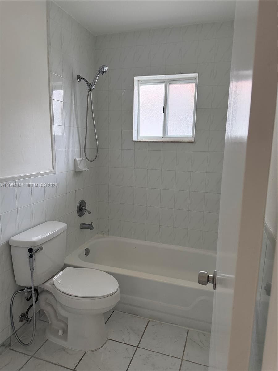 10101 W Okeechobee Rd # 17202, Hialeah Gardens FL 33016 — 4