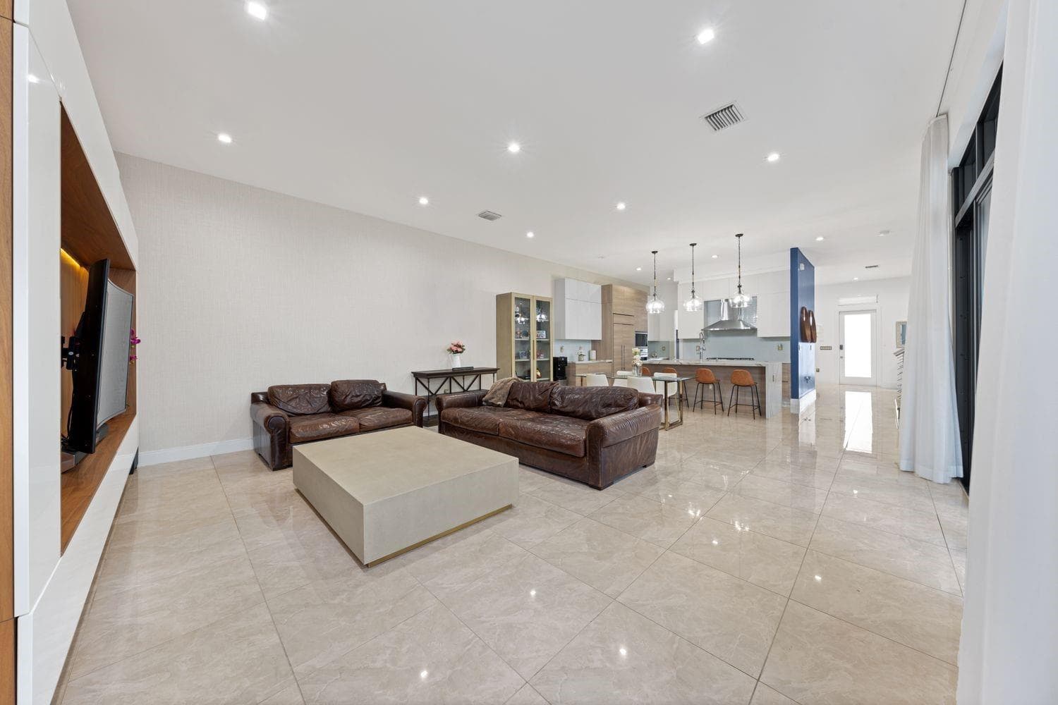 8225 Central Park Boulevard, Doral FL 33166 — 16