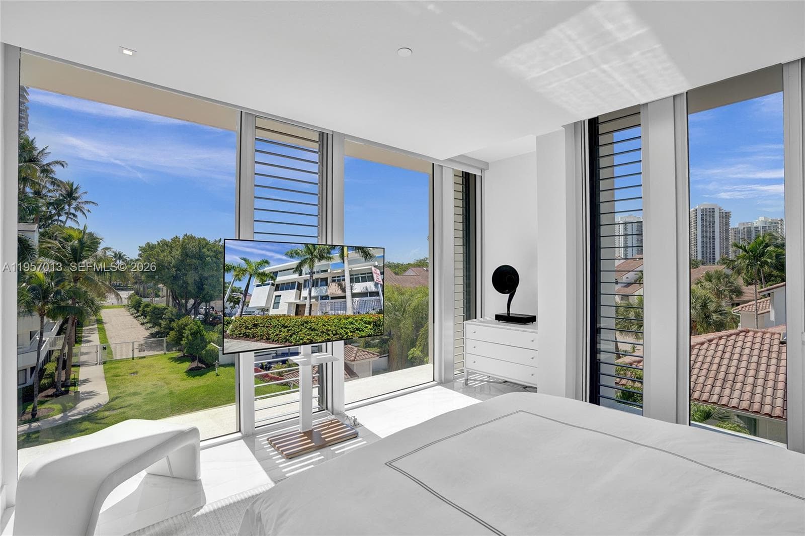3750 Yacht Club Dr, Aventura FL 33180 — 47
