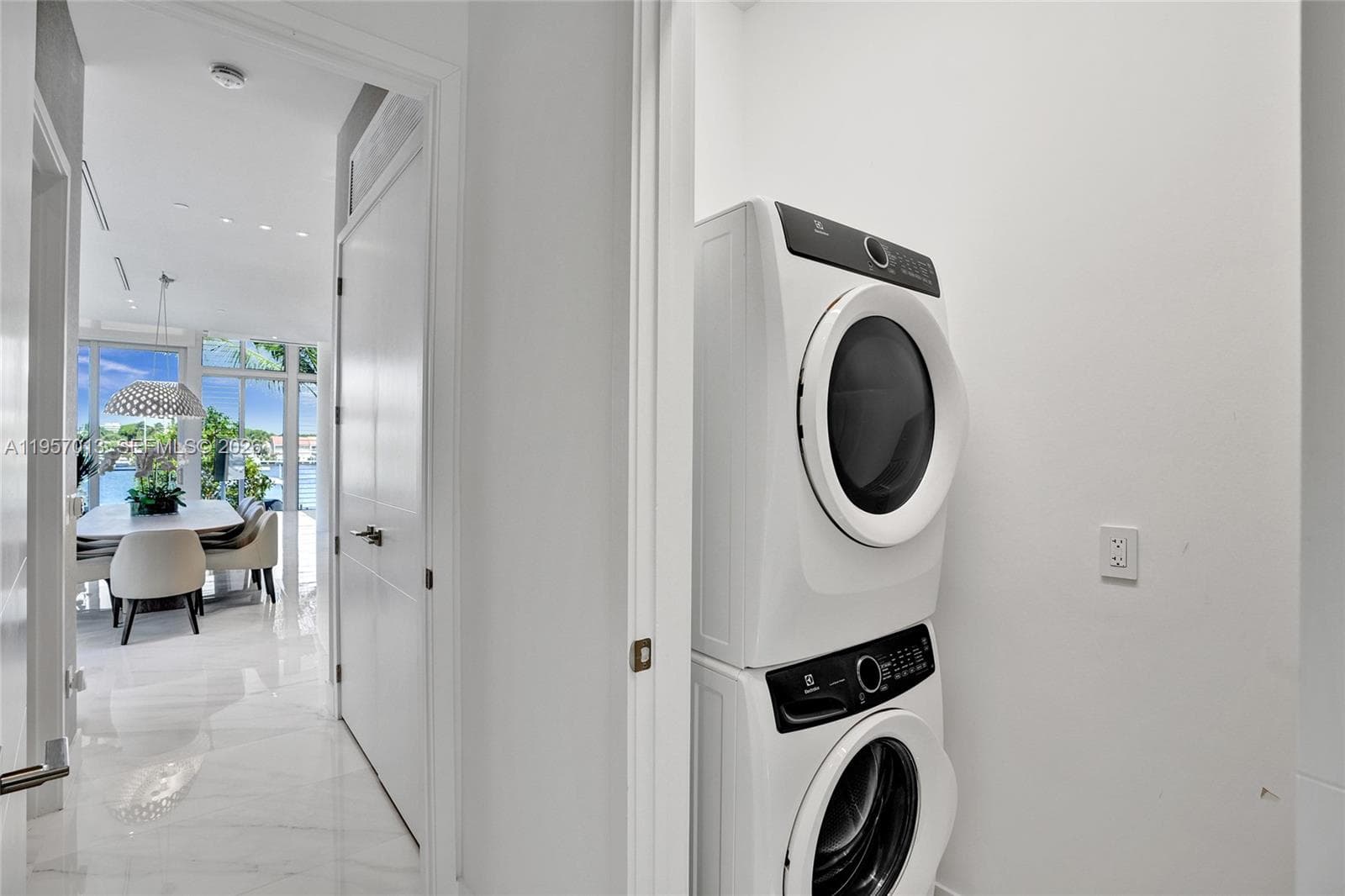 3750 Yacht Club Dr, Aventura FL 33180 — 22