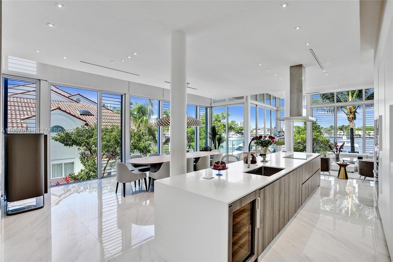 3750 Yacht Club Dr, Aventura FL 33180 — 3