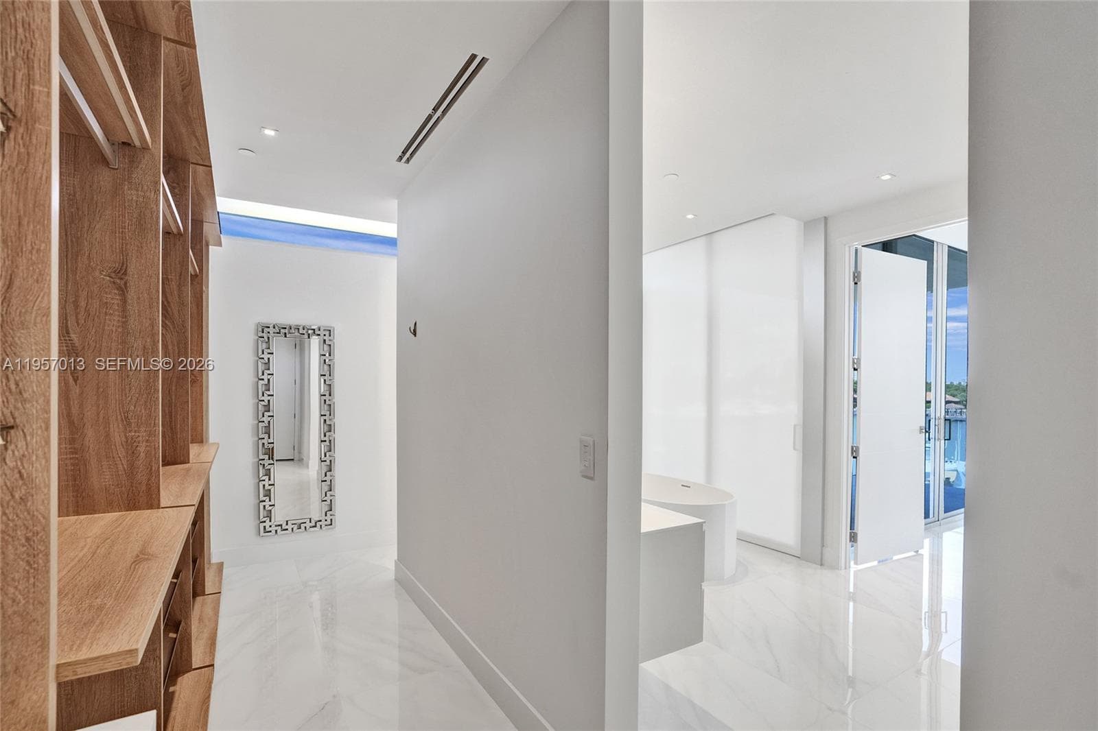 3750 Yacht Club Dr, Aventura FL 33180 — 36