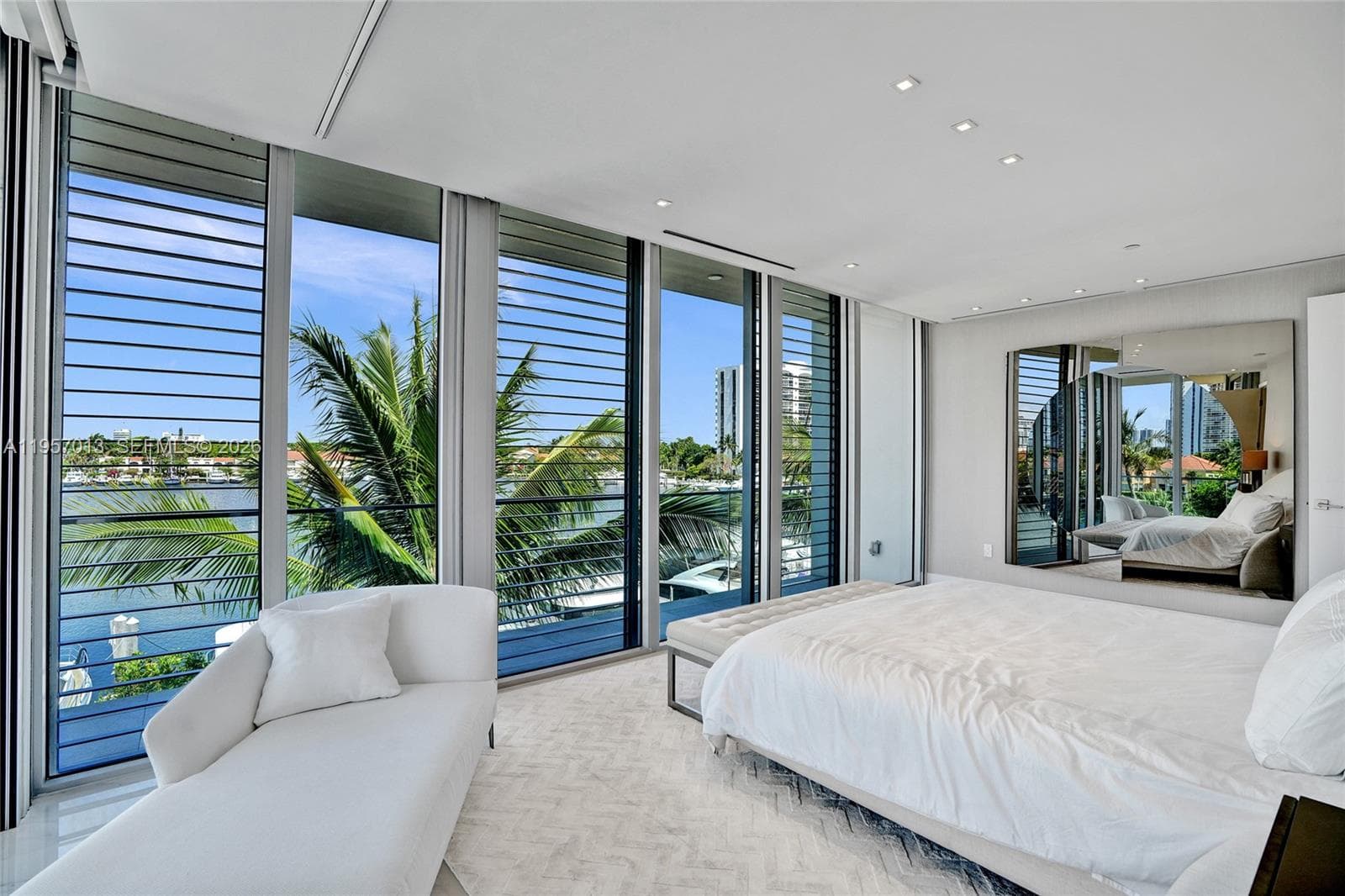 3750 Yacht Club Dr, Aventura FL 33180 — 30