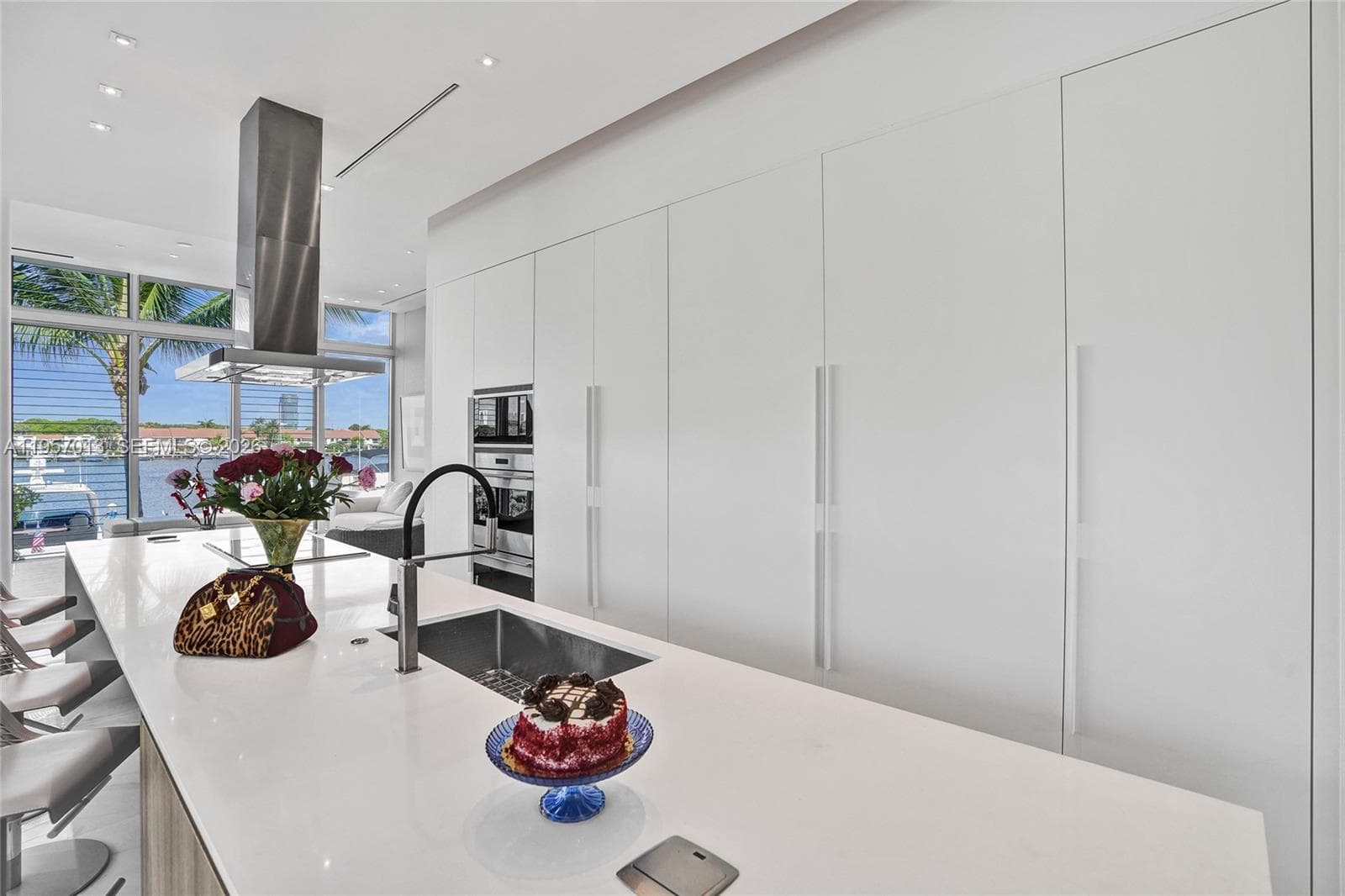 3750 Yacht Club Dr, Aventura FL 33180 — 11