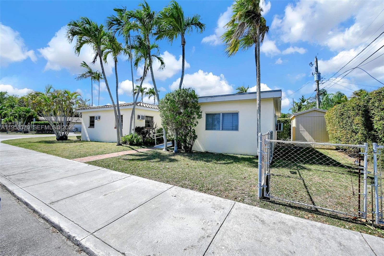6303 SW 43rd St, South Miami FL 33155 — 25
