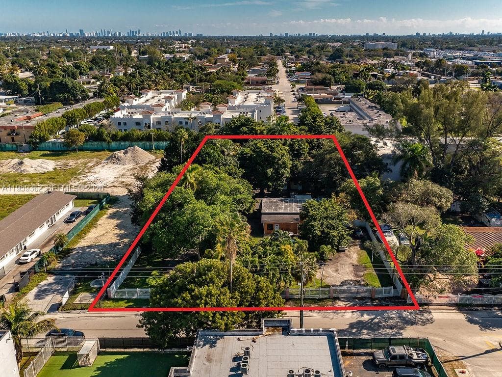13265 Alexandria Dr, Opa-Locka FL 33054 — 2