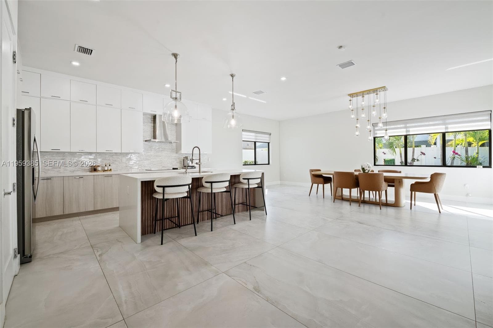 8118 NW 46th Ter, Doral FL 33166 — 6