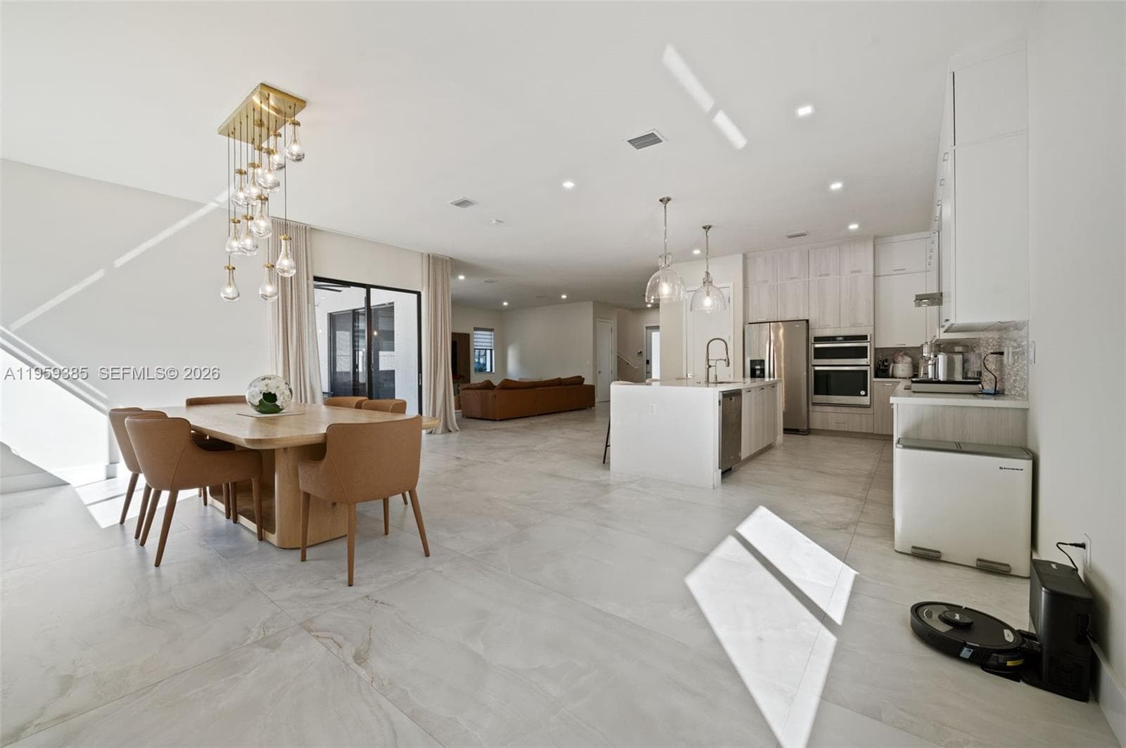 8118 NW 46th Ter, Doral FL 33166 — 11