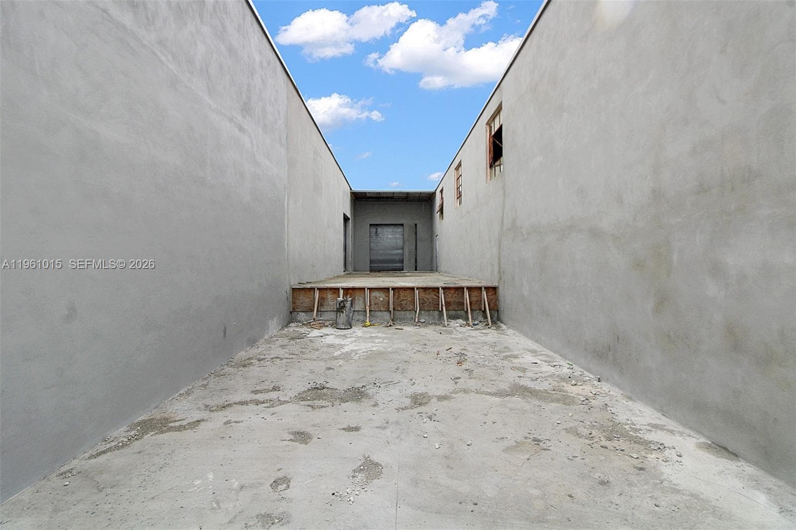 7000 NW 37th Ct, Hialeah FL 33147 — 23