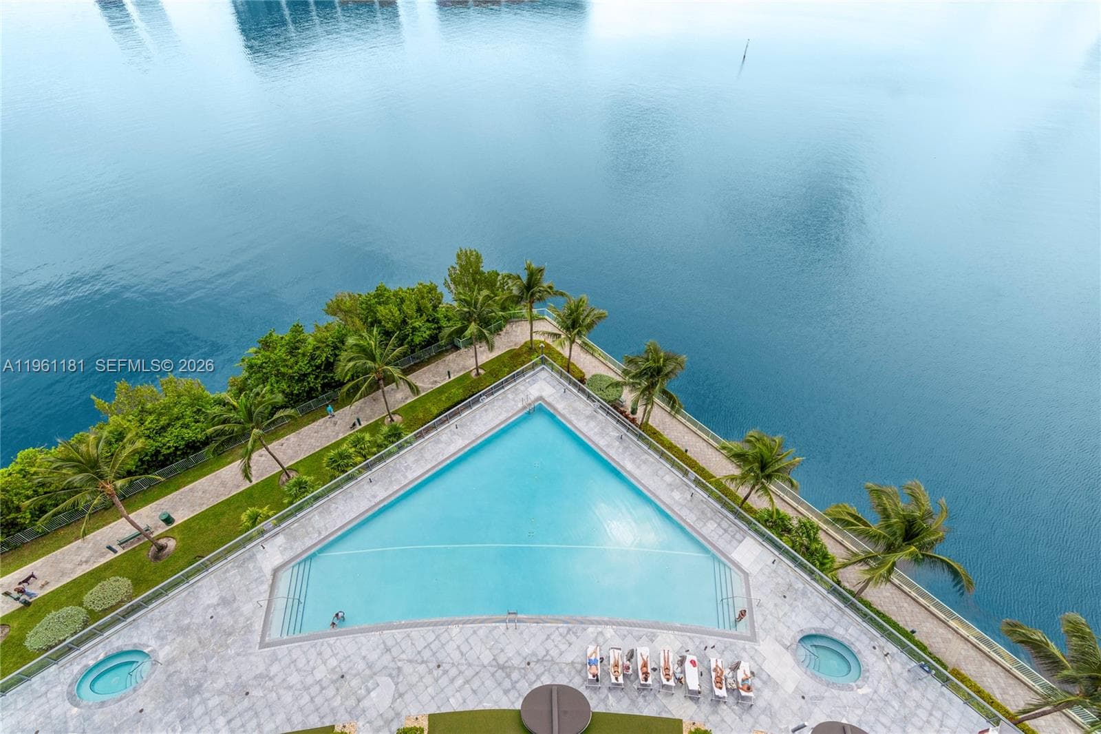 3300 NE 188th St, Aventura FL 33180 — 19