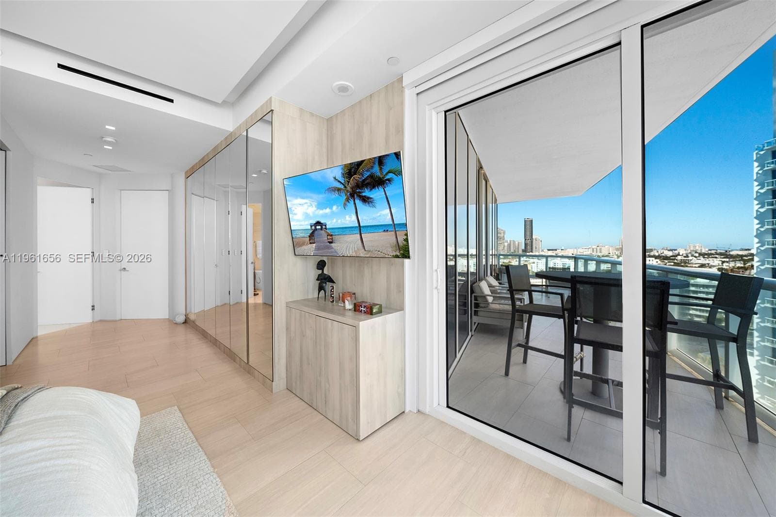 100 S Pointe Dr, Miami Beach FL 33139 — 18